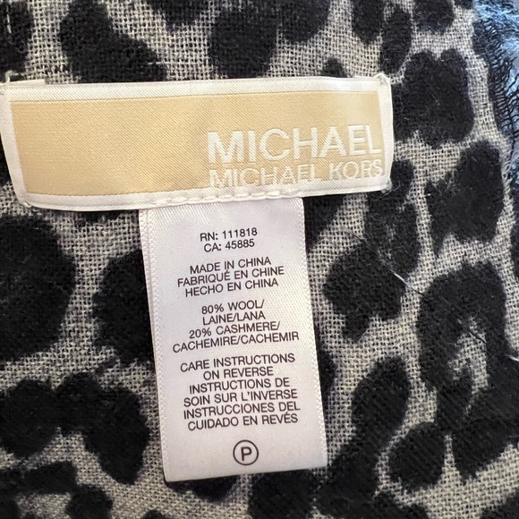 Michael Kors Scarf - Picture 3 of 3